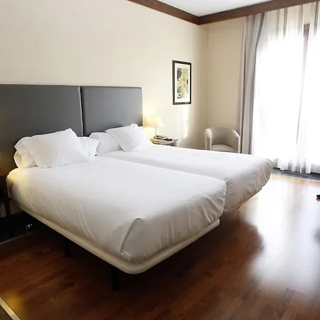 & Real Jaca Otel 4*