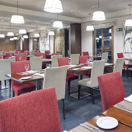 Hotell & Real Jaca 4*