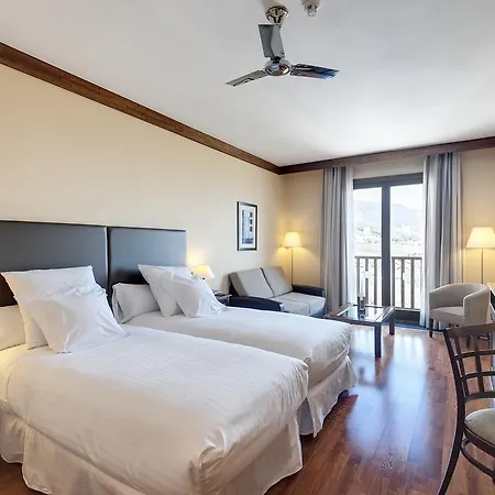 & Real Jaca Otel 4*