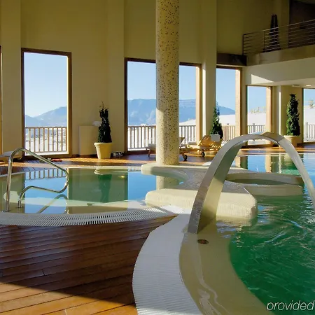 & Real Jaca Otel 4*
