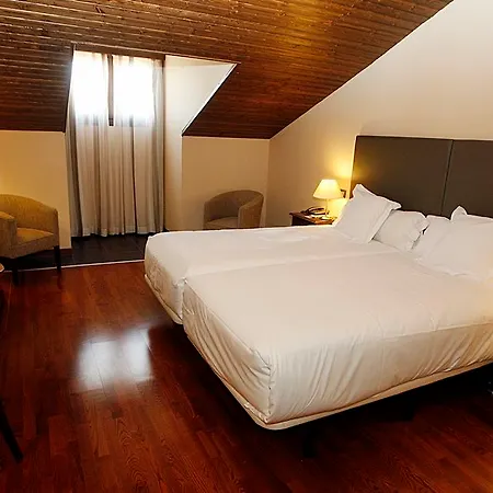 & Real Jaca Otel